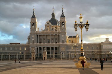 Rondleiding met toegang tot het Koninklijk Paleis en de Almudena-kathedraal